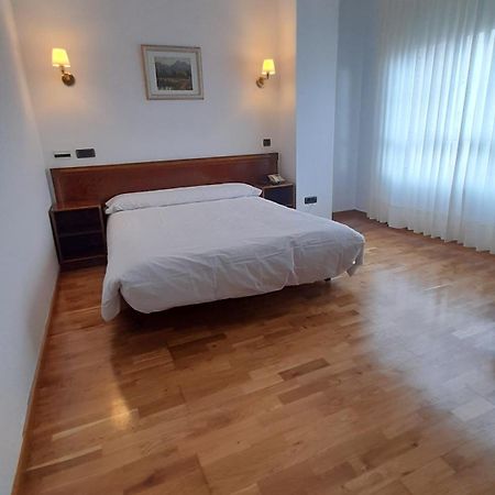 Hotel Las Moreras レオン エクステリア 写真