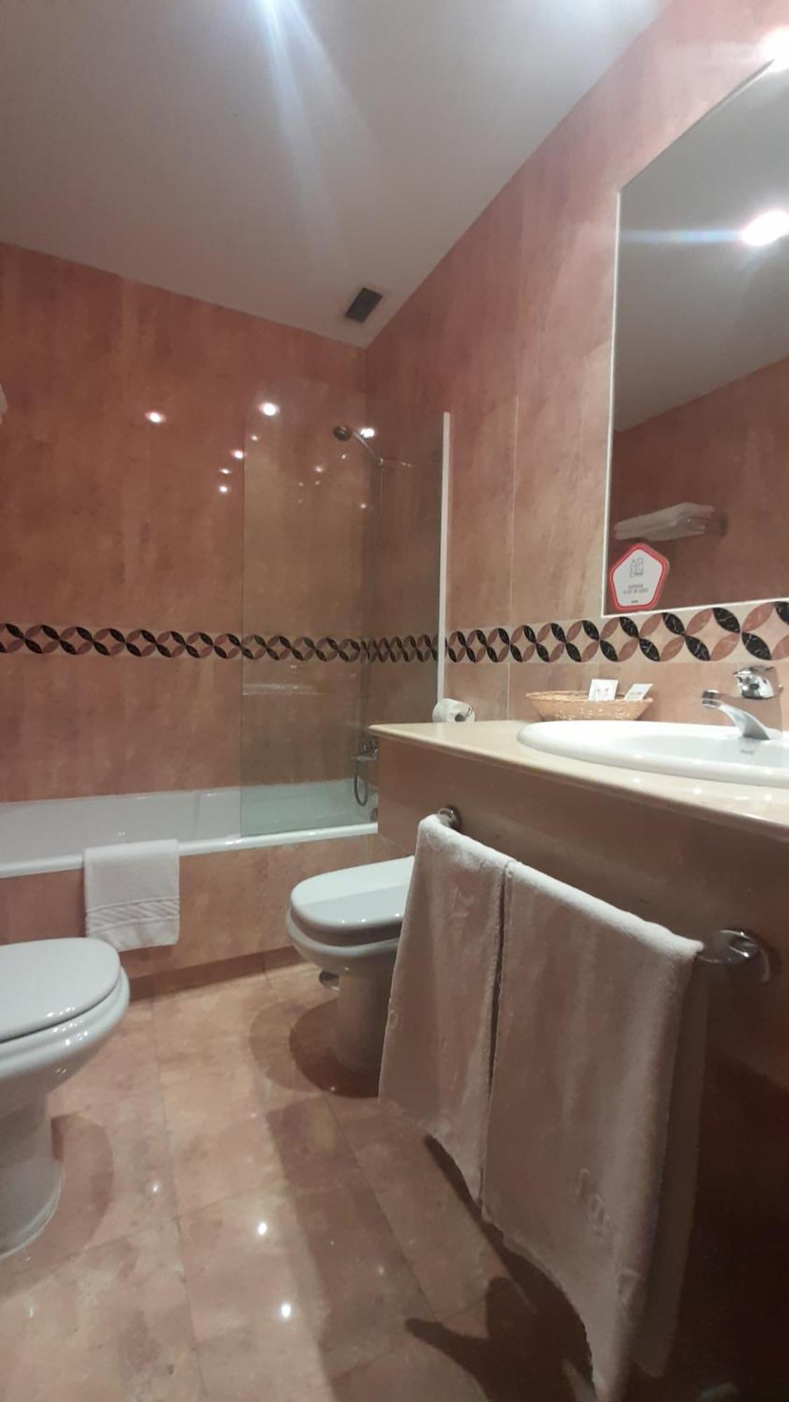 Hotel Las Moreras レオン エクステリア 写真